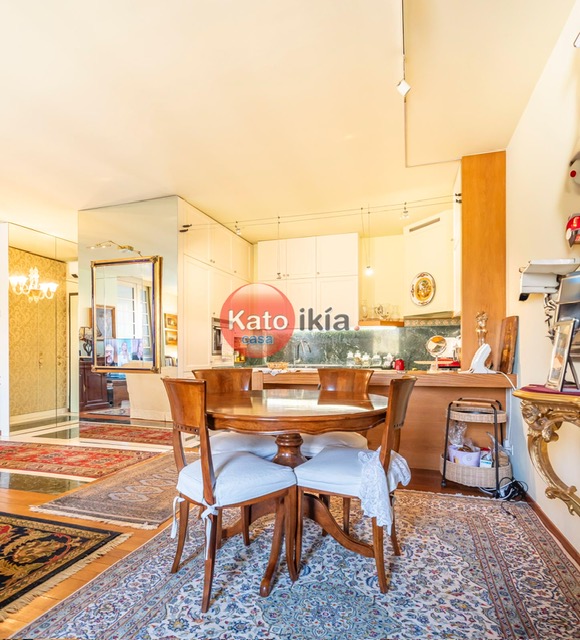 In un contesto signorile e riservato di sole 3 unità, proponiamo un bilocale di circa 90 mq al pr...