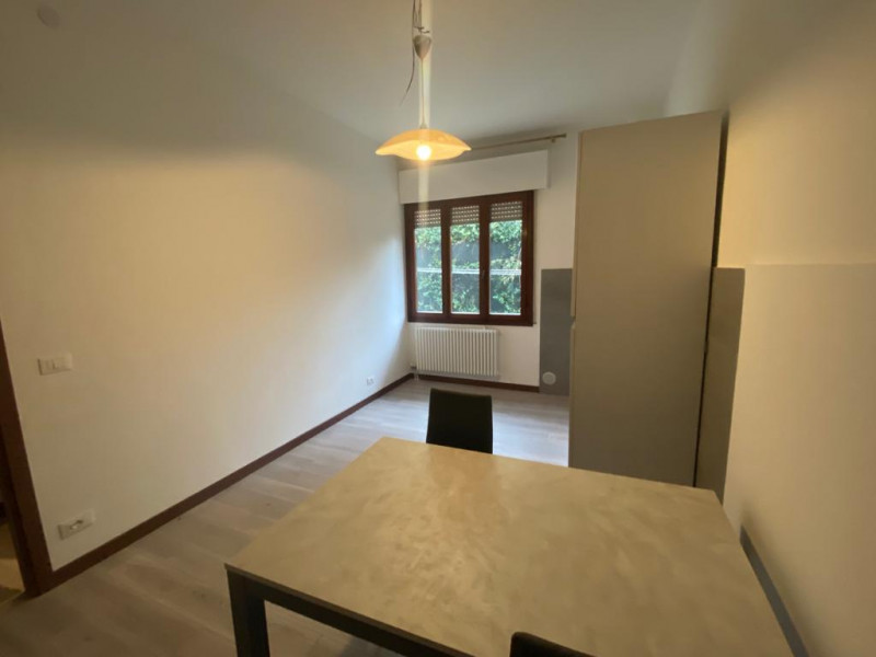 Proponiamo in affitto, in zona Arcella, appartamento al piano terra composto da ingresso, soggior...