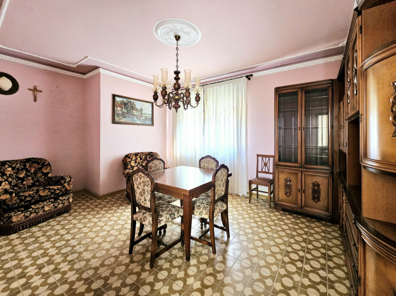 A Ponso, località Bresega, proponiamo in vendita porzione di bifamiliare con cortile e terreno su...