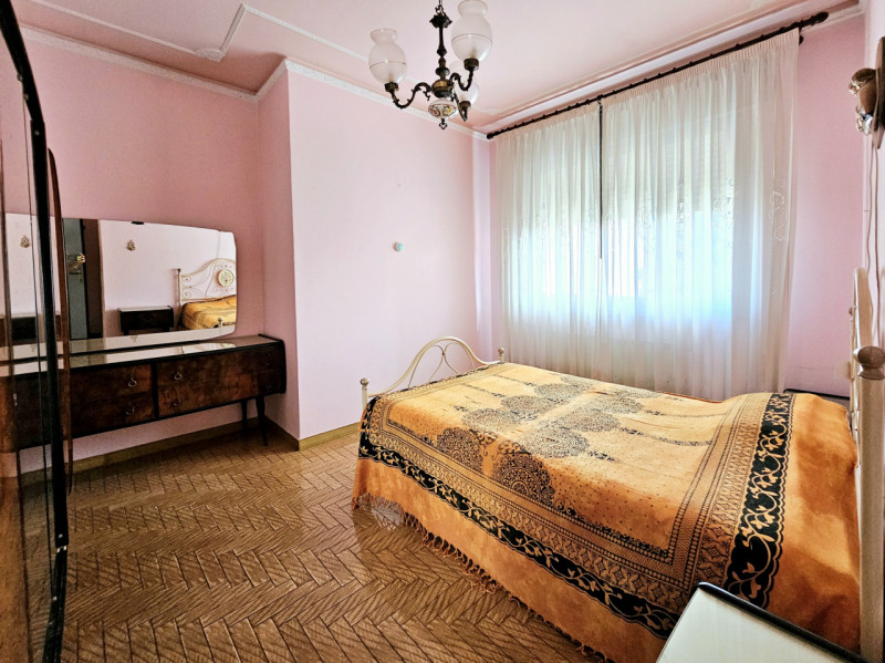 A Ponso, località Bresega, proponiamo in vendita porzione di bifamiliare con cortile e terreno su...