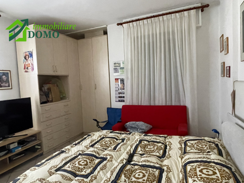 Schio: comodo a tutti i servizi, appartamento Bicamere, al piano terzo e ultimo su contesto di 6 ...