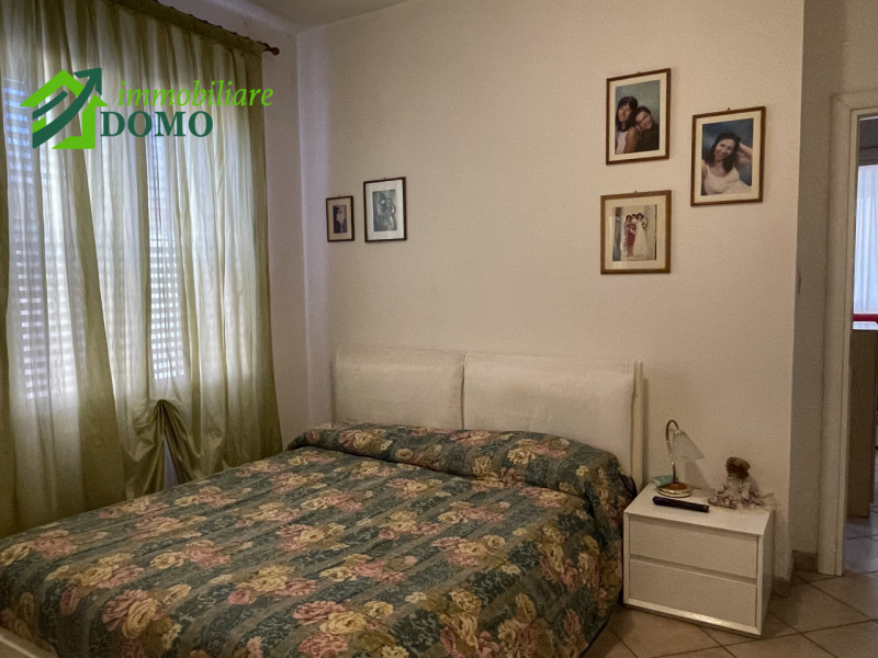 Schio: comodo a tutti i servizi, appartamento Bicamere, al piano terzo e ultimo su contesto di 6 ...