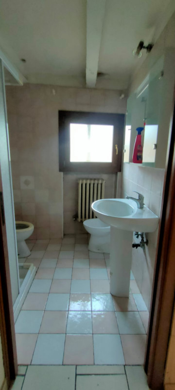 REGALATI UN MINI APPARTAMENTO AL PIANO TERRA, IN CENTRO E COMODO A TUTTI I SERVIZI, SCUOLE, NEGOZ...