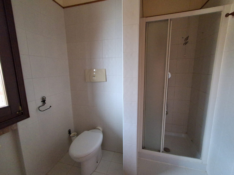 SAN PIETRO VIMINARIO: l'abitazione si distingue per la sua luminosità grazie alle grandi finestre...