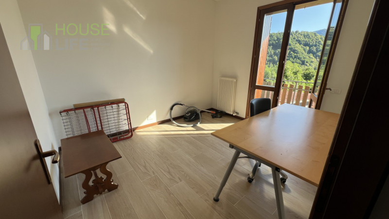 Valli del Pasubio - Zona Malunga: Appartamento al piano terra arredato con tre camere bagno e amp...