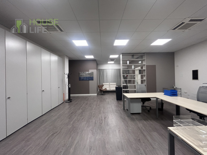 ZANE' - ZONA DIREZIONALE - COMMERCIALE DI PREGIO: Locale direzionale di mq 130 circa situato al p...