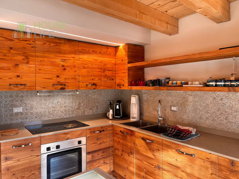 ROANA - TRESCHE CONCA - ELEGANTE CHALET DI MONTAGNA quadrilocale, tre camere, tre bagni, area est...