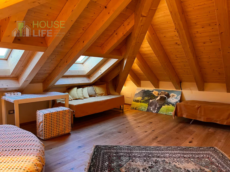 ROANA - TRESCHE CONCA - ELEGANTE CHALET DI MONTAGNA quadrilocale, tre camere, tre bagni, area est...