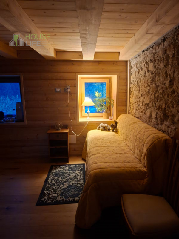 ROANA - TRESCHE CONCA - ELEGANTE CHALET DI MONTAGNA quadrilocale, tre camere, tre bagni, area est...