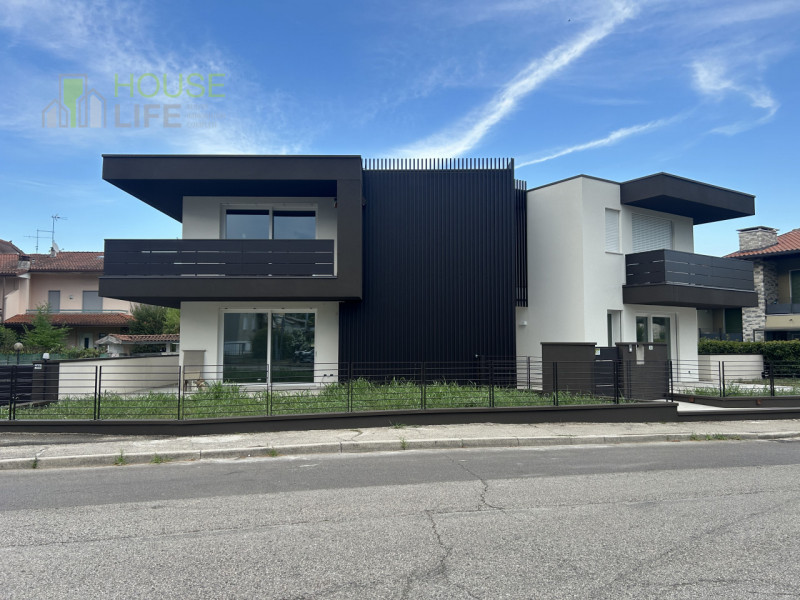 SCHIO – S.S. TRINITA’: elegante APPARTAMENTO TRICAMERE in bifamiliare sovrapposta posto al piano ...