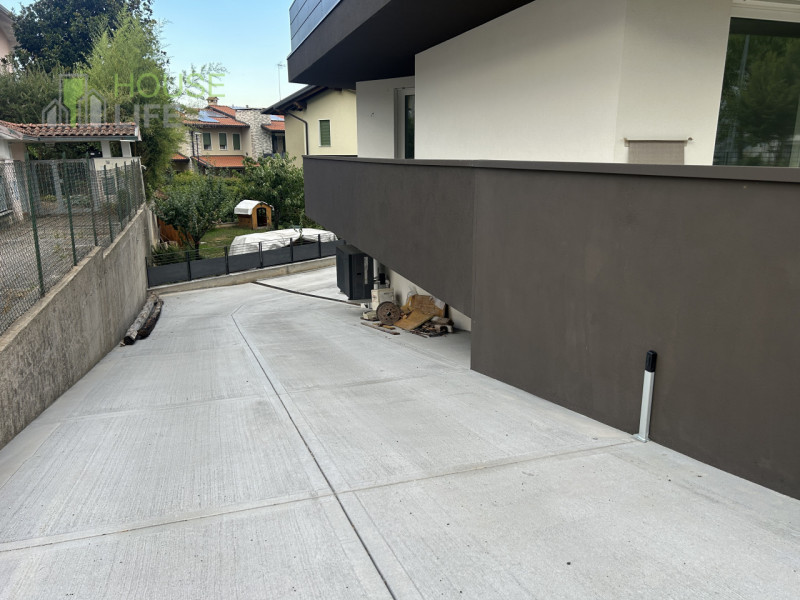 SCHIO – S.S. TRINITA’: elegante APPARTAMENTO TRICAMERE in bifamiliare sovrapposta posto al piano ...