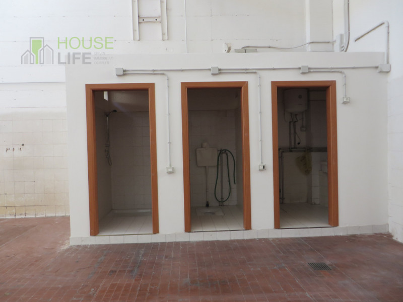 SCHIO - Z.I: CAPANNONE INDUSTRIALE di mq 1.000 circa H 6,00 mt con impianti, con terreno esterno ...