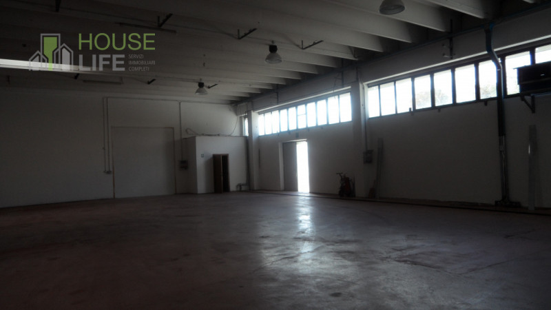 SCHIO - Z.I: CAPANNONE INDUSTRIALE di mq 1.000 circa H 6,00 mt con impianti, con terreno esterno ...