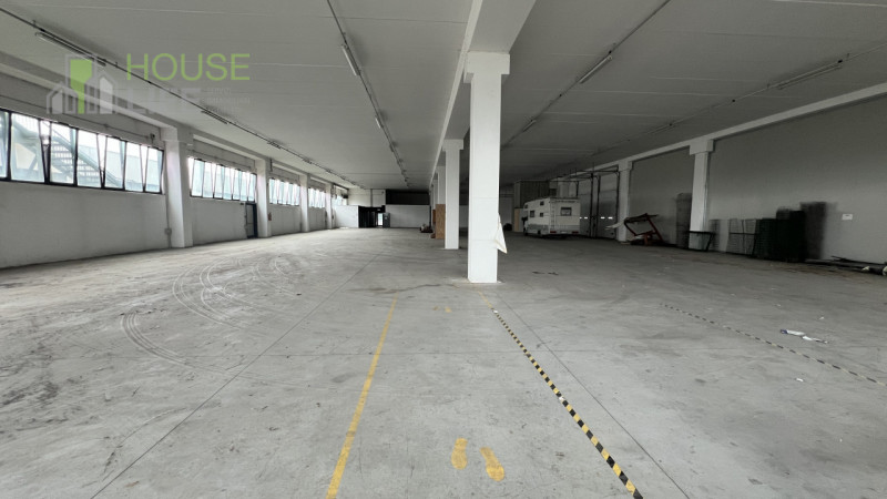 VERONA-MINERBE: Z.I. Capannone artigianale di 3.830 mq, suddivisa in un piano terra di 2.200 mq e...