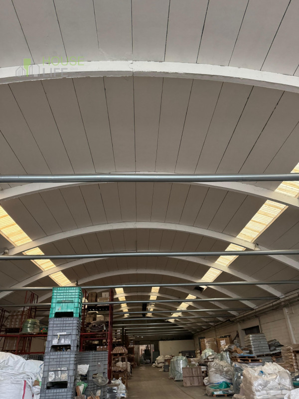 ARCISATE - VARESE: CAPANNONE INDUSTRIALE DI 5.000 MQ con area esterna di circa 2.000 mq e palazzi...