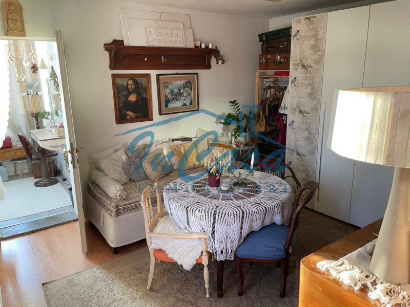 Scoprite questa fantastica porzione bifamiliare ristrutturata con cura e attenzione ai dettagli, ...