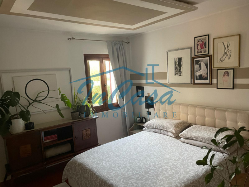 Scoprite questa fantastica porzione bifamiliare ristrutturata con cura e attenzione ai dettagli, ...