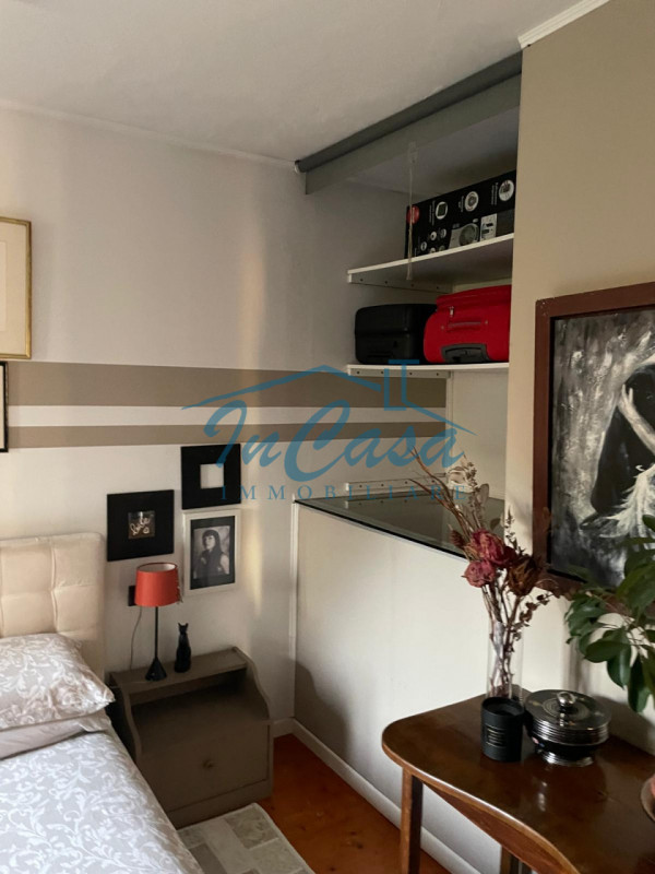 Scoprite questa fantastica porzione bifamiliare ristrutturata con cura e attenzione ai dettagli, ...