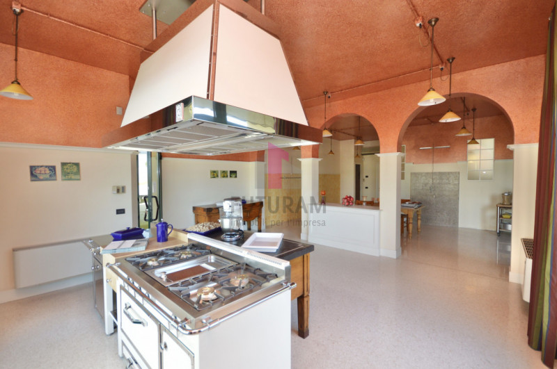 GRISIGNANO DI ZOCCO - RIF. 616FUTURAM - Per info 392/9183796 - 0444/310220 

Fronte strada statal...