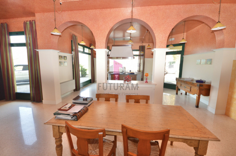 GRISIGNANO DI ZOCCO - RIF. 616FUTURAM - Per info 392/9183796 - 0444/310220 

Fronte strada statal...