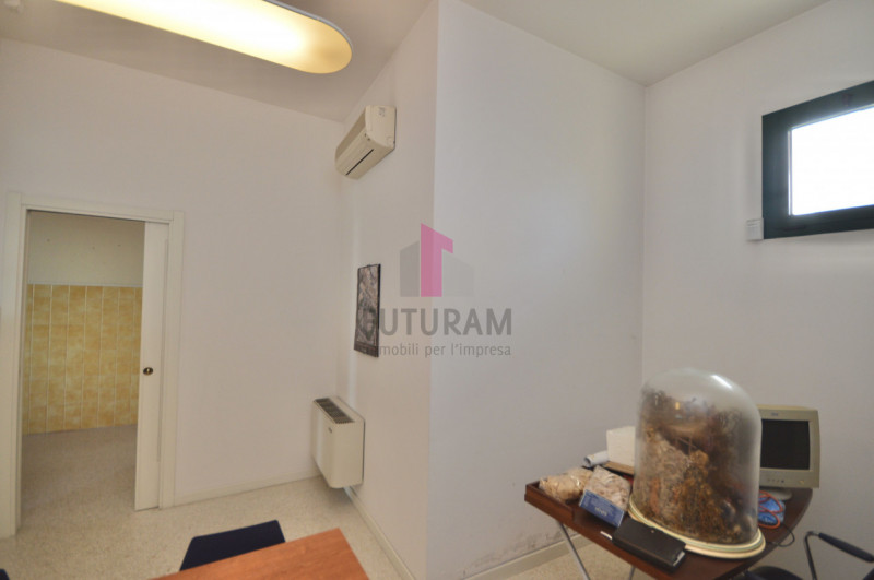 GRISIGNANO DI ZOCCO - RIF. 616FUTURAM - Per info 392/9183796 - 0444/310220 

Fronte strada statal...