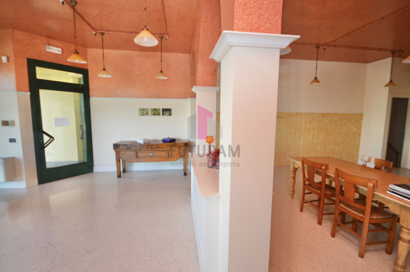 GRISIGNANO DI ZOCCO - RIF. 617FUTURAM - Per info 392/9183796 - 0444/310220 

Fronte strada statal...