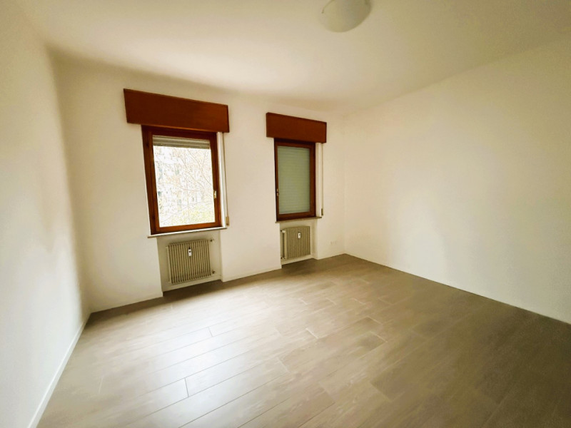 TRICAMERE RISTRUTTURATO CON TERRAZZO, TAVERNA E GARAGE DOPPIO. EURO 1300 MENSILI CANONE AGEVOLATO...