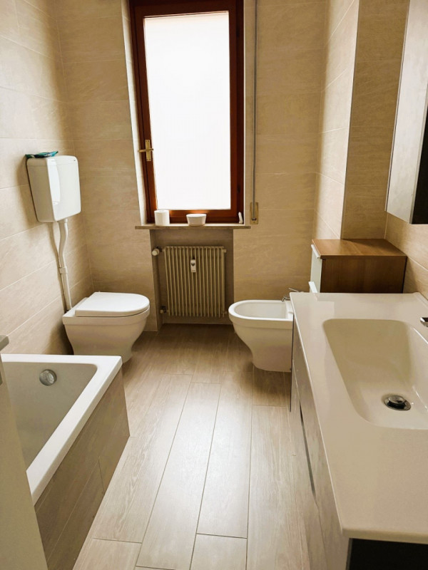 TRICAMERE RISTRUTTURATO CON TERRAZZO, TAVERNA E GARAGE DOPPIO. EURO 1300 MENSILI CANONE AGEVOLATO...