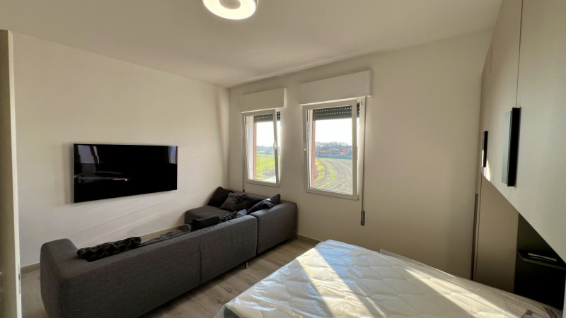 Disponibile in affitto bifamiliare disposta in orizzontale su un unico livello, al piano primo e ...