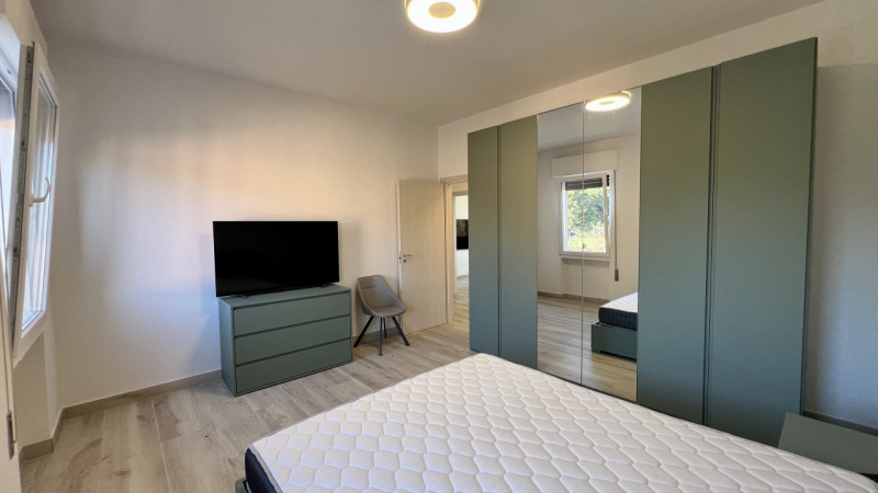 Disponibile in affitto bifamiliare disposta in orizzontale su un unico livello, al piano primo e ...