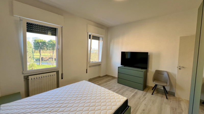 Disponibile in affitto bifamiliare disposta in orizzontale su un unico livello, al piano primo e ...