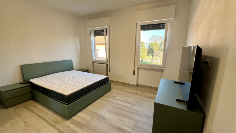 Disponibile in affitto bifamiliare disposta in orizzontale su un unico livello, al piano primo e ...