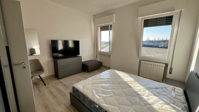 Disponibile in affitto bifamiliare disposta in orizzontale su un unico livello, al piano primo e ...