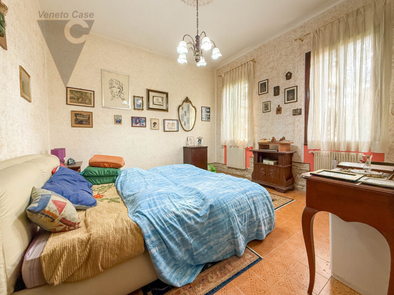 VIGONZA CENTRO - SINGOLA CON AMPIE METRATURE
Proponiamo in vendita ampia casa singola di circa 30...