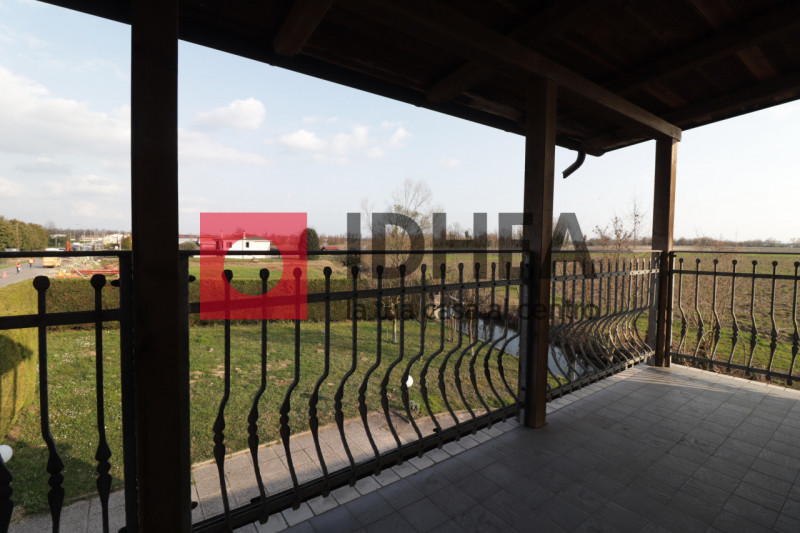 MASERADA SUL PIAVE - CANDELU'

""" RIFERIMENTO FGMA1 """

Visita il nostro sito https://idhea.it/...