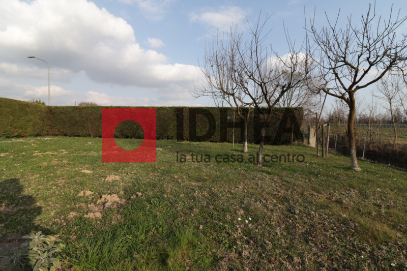 MASERADA SUL PIAVE - CANDELU'

""" RIFERIMENTO FGMA1 """

Visita il nostro sito https://idhea.it/...