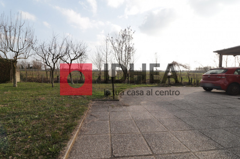 MASERADA SUL PIAVE - CANDELU'

""" RIFERIMENTO FGMA1 """

Visita il nostro sito https://idhea.it/...