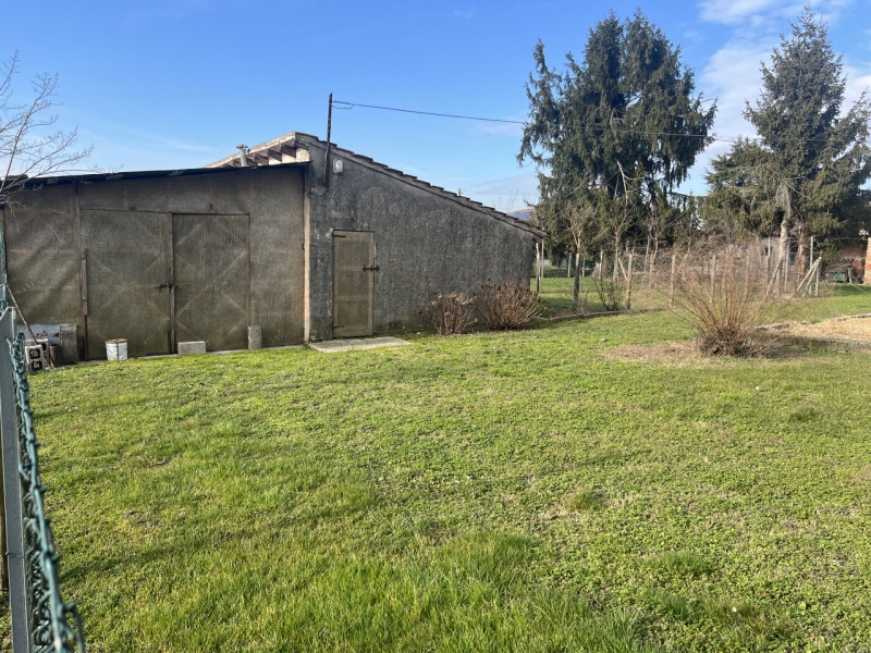 In località Sant’Andrea di Curtarolo, in un contesto rurale autentico e riservato, proponiamo in ...