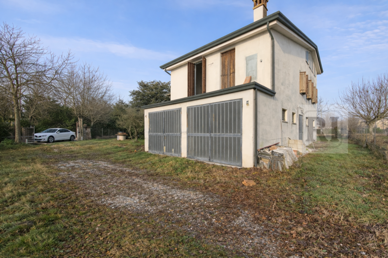 Unità abitativa principale – pronta all’uso L’unità principale si presenta in buone condizioni ge...