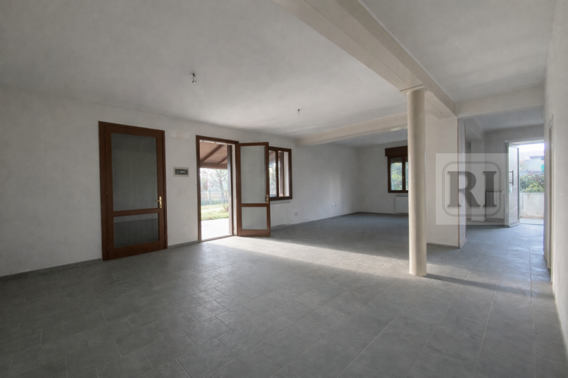 Unità abitativa principale – pronta all’uso L’unità principale si presenta in buone condizioni ge...