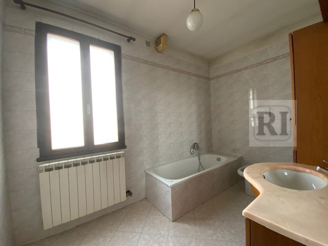 Unità abitativa principale – pronta all’uso L’unità principale si presenta in buone condizioni ge...