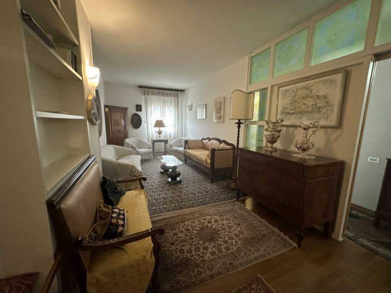 Sito in via Facciolati e comodo a tutti i servizi, affittasi appartamento arredato a SPECIALIZZAN...