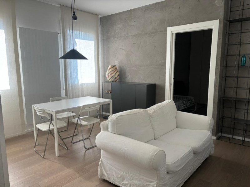 LOC06 CENTRO STORICO AFFITTO BREVE 3-6 MESI  in zona centralissima elegante bilocale completament...