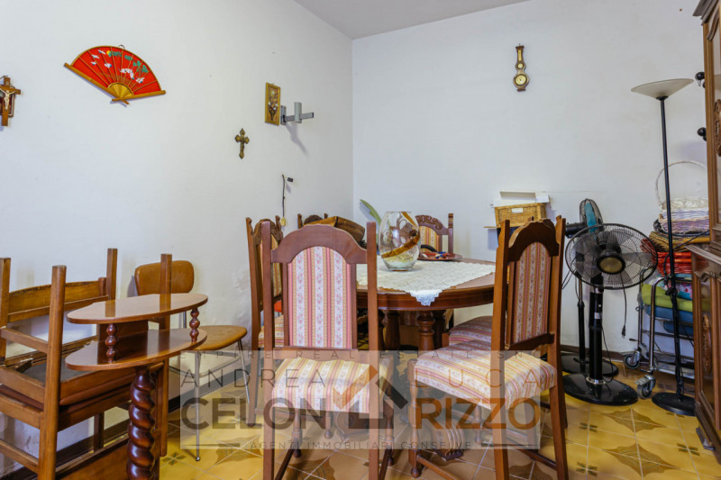 Nel cuore di Pozzonovo, in posizione centrale e comoda a tutti i servizi, si trova questa abitazi...