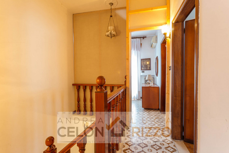 Nel cuore di Pozzonovo, in posizione centrale e comoda a tutti i servizi, si trova questa abitazi...