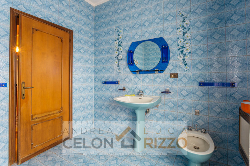 Nel cuore di Pozzonovo, in posizione centrale e comoda a tutti i servizi, si trova questa abitazi...