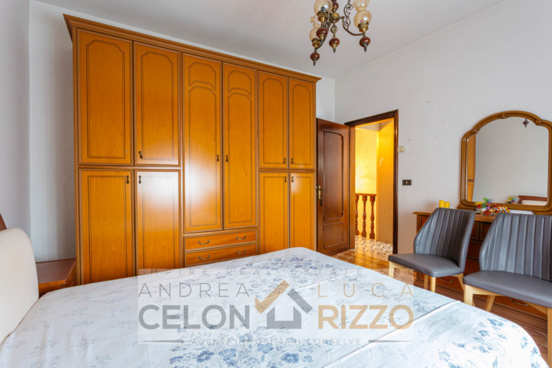 Nel cuore di Pozzonovo, in posizione centrale e comoda a tutti i servizi, si trova questa abitazi...