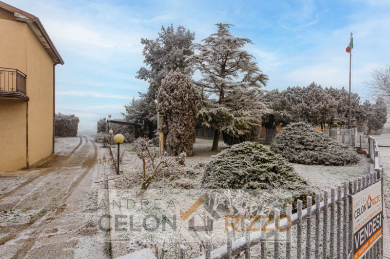 Nel cuore di Pozzonovo, in posizione centrale e comoda a tutti i servizi, si trova questa abitazi...