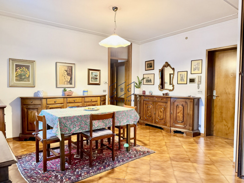 ODERZO - (TV)
Proponiamo in esclusiva un interessante appartamento trilocale situato a pochi pass...