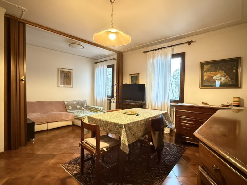 ODERZO - (TV)
Proponiamo in esclusiva un interessante appartamento trilocale situato a pochi pass...